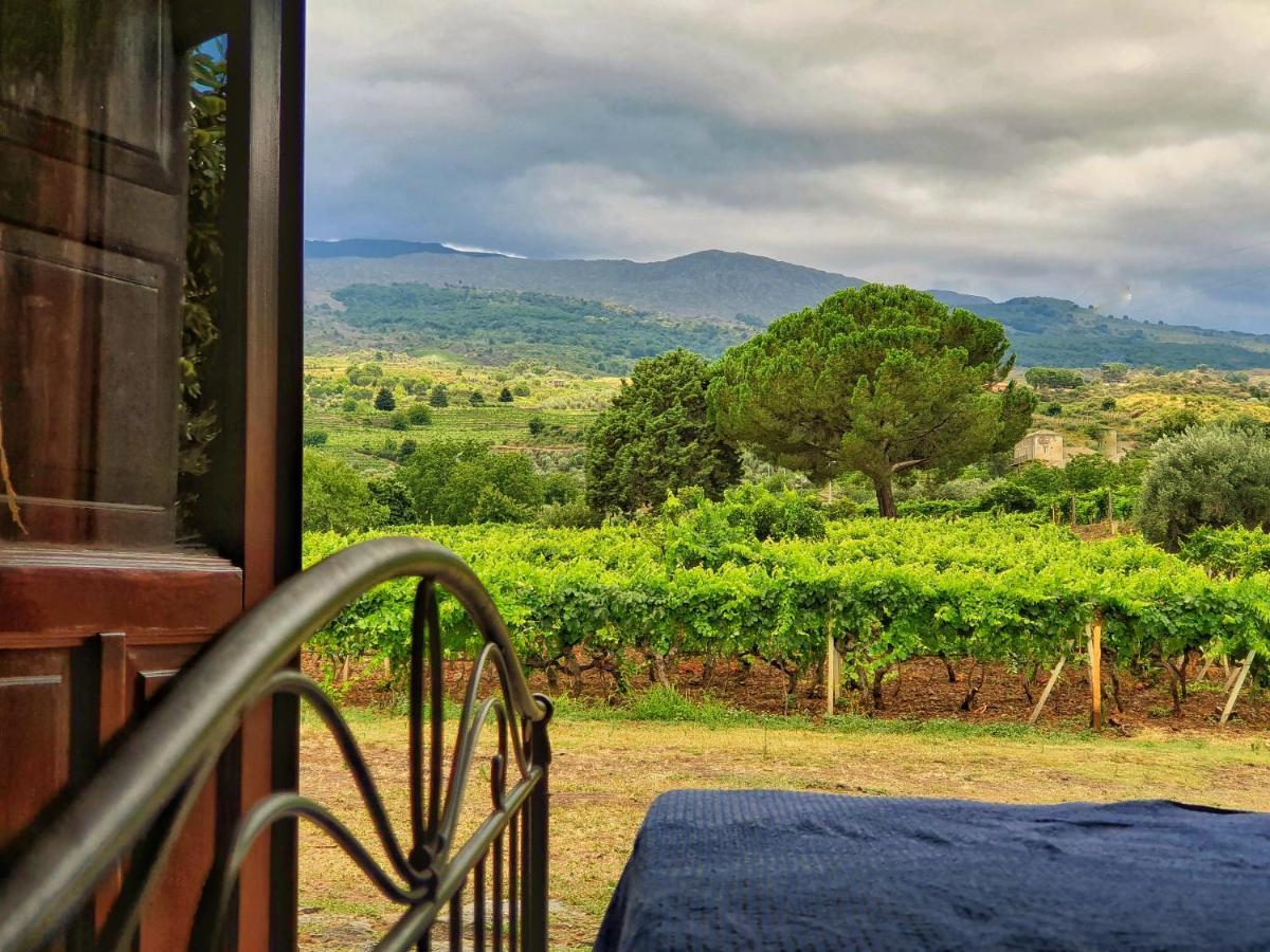 Suite In Vigneto Passopisciaro Exterior photo