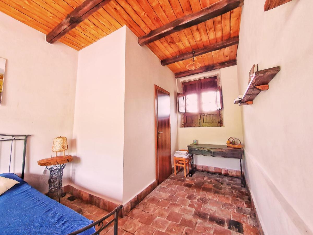Suite In Vigneto Passopisciaro Exterior photo